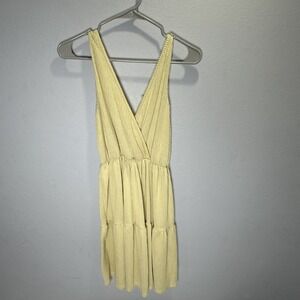 Caution To The Wind Sleeveless Yellow Lightweight Dress Size Medium v neck